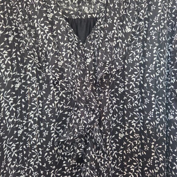 Tamara H Flowy Ruffled front black with white flowers. Size 2X - Picture 3 of 9
